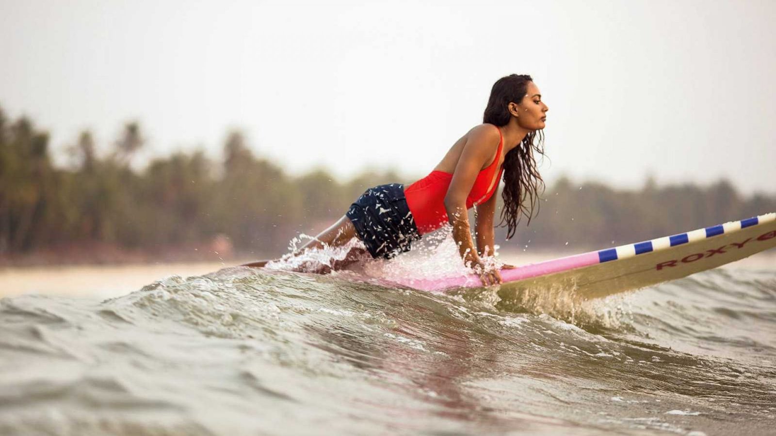 Can beginners learn surfing in India?