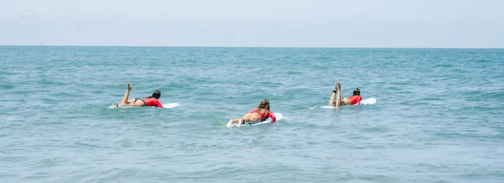 Are private surfing lessons better than group lessons?